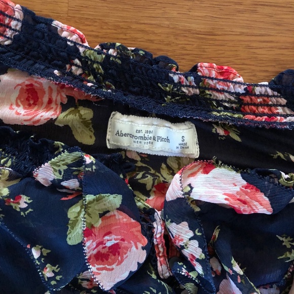 A&F Navy Blouse with Pink Floral Print - Picture 5 of 5